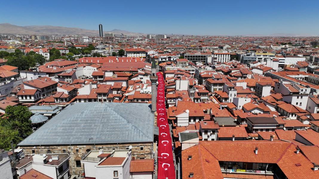 Konya’nın tarihi çarşısındaki alışveriş günlerinde ikinci gün 8